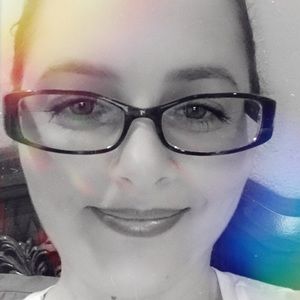 Meet your Posher, Lorrie